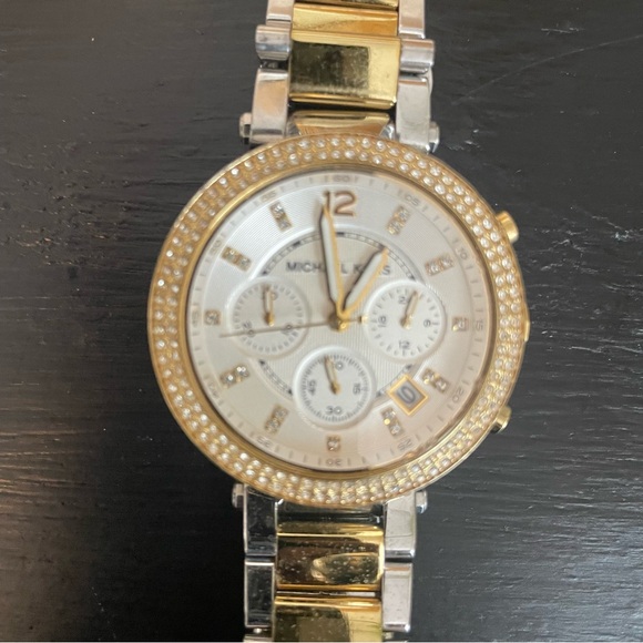 ‼️MICHAEL KORS‼️Two-Tone Gold and Silver Watch - Picture 2 of 4